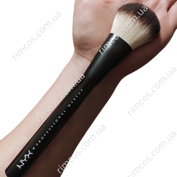 Кисть для нанесения пудры NYX Pro Powder Brush 838454 фото