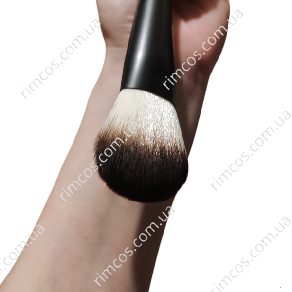 Кисть для нанесения пудры NYX Pro Powder Brush 838454 фото