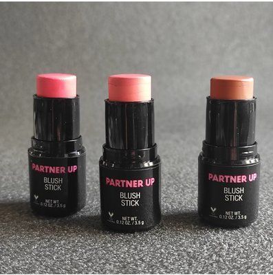 Кремові рум'яна в стіку Wet n Wild Partner Up Blush Stick 3074425 фото