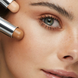 Двухцветный кремовый стик для контура лица Kiko Milano Crazy '90s 2-In-1 Face Contour Stick C9001CI фото 4
